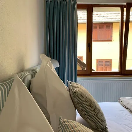 - Chez Josephine * Dambach