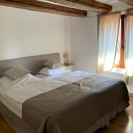 - Chez Josephine Dambach